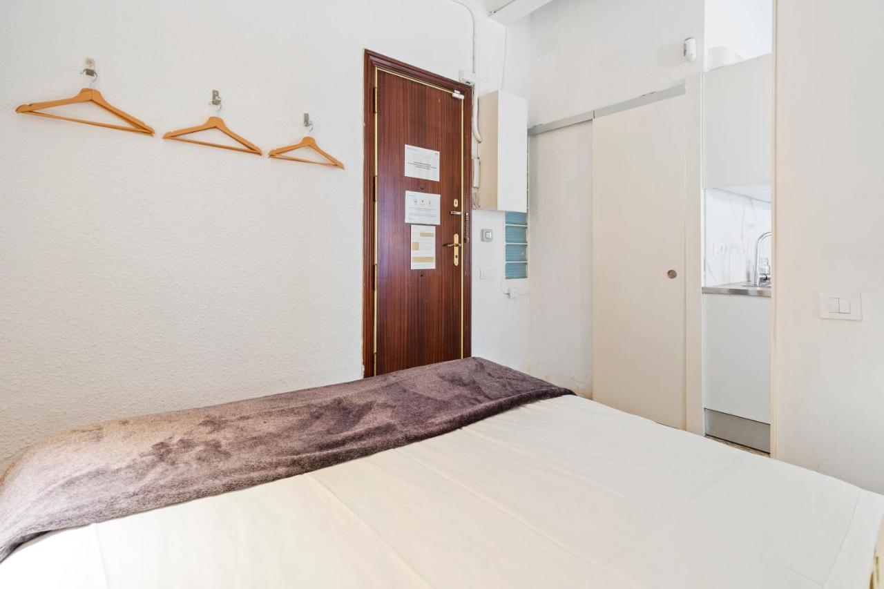 Flateli Borrell Apartment Barcelona Bagian luar foto